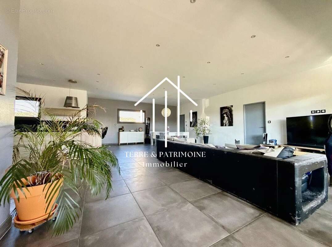 Maison à VALLON-PONT-D&#039;ARC