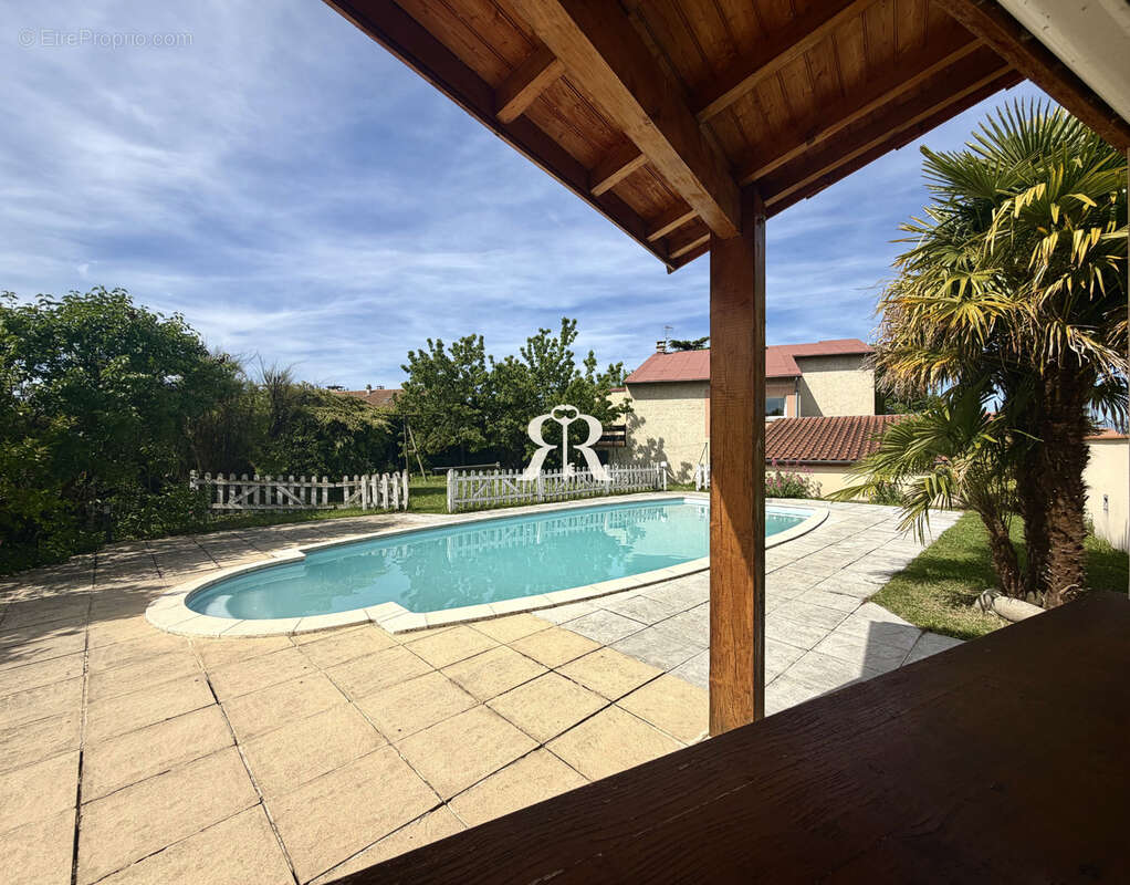 Maison d'architecte avec piscine et beaux volumes - photo 3