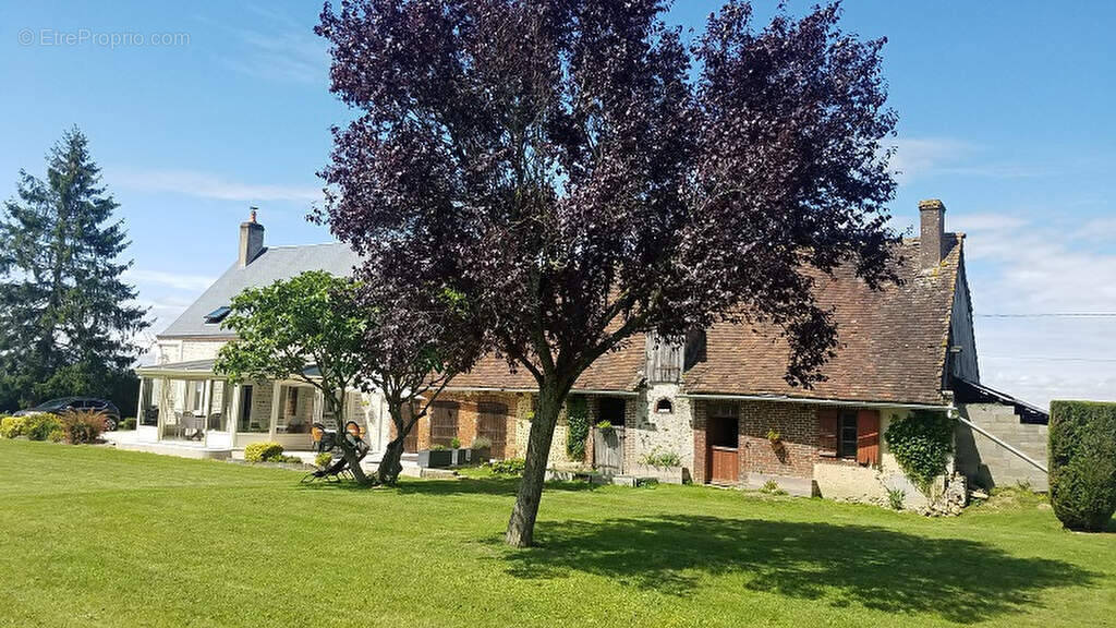 Maison à LA CHAPELLE-VICOMTESSE