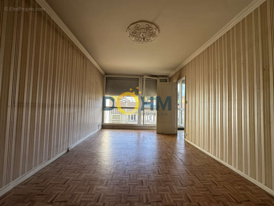 appt hyper centre balcon, ascenseur et garage - photo 2