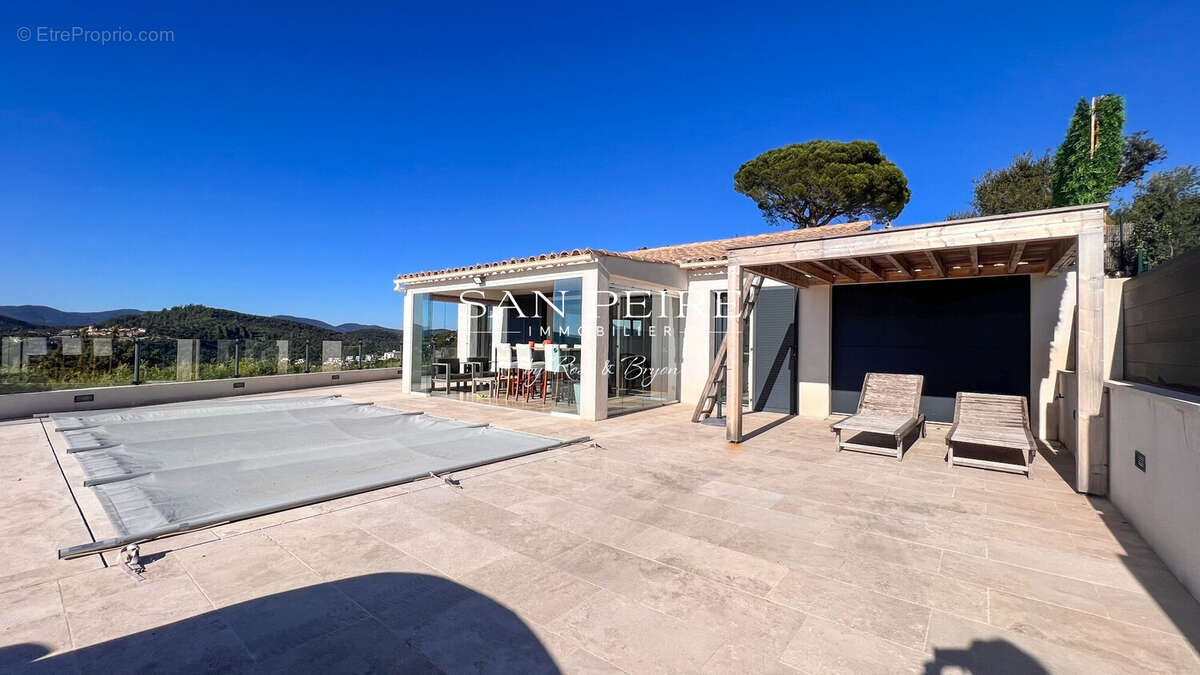 Maison à LES ISSAMBRES