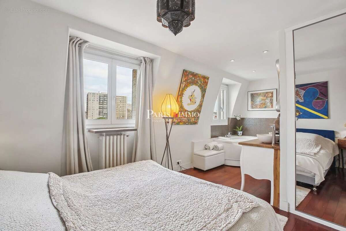 Appartement à PARIS-15E