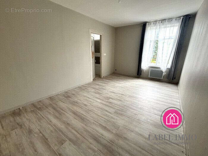 Appartement 150 m² à Raismes  - photo 3