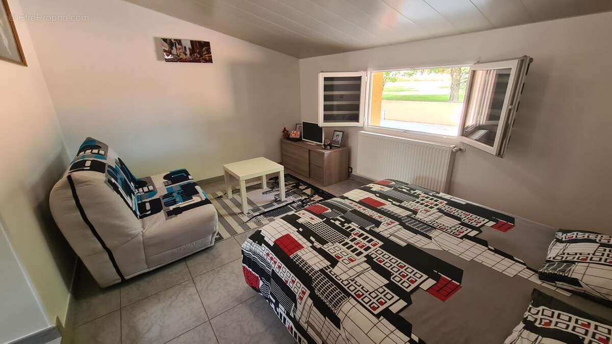 Maison à AMBARES-ET-LAGRAVE