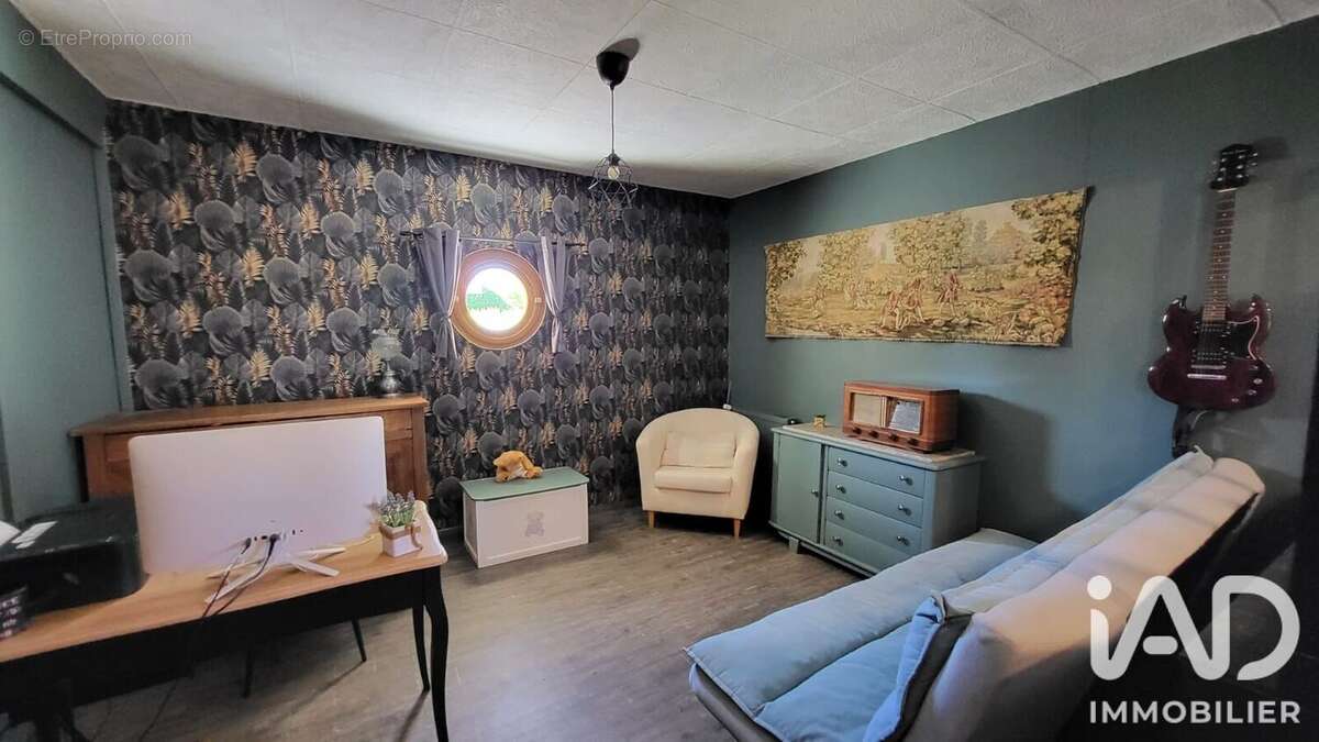 Maison 156 m² à Poulaines  - photo 9