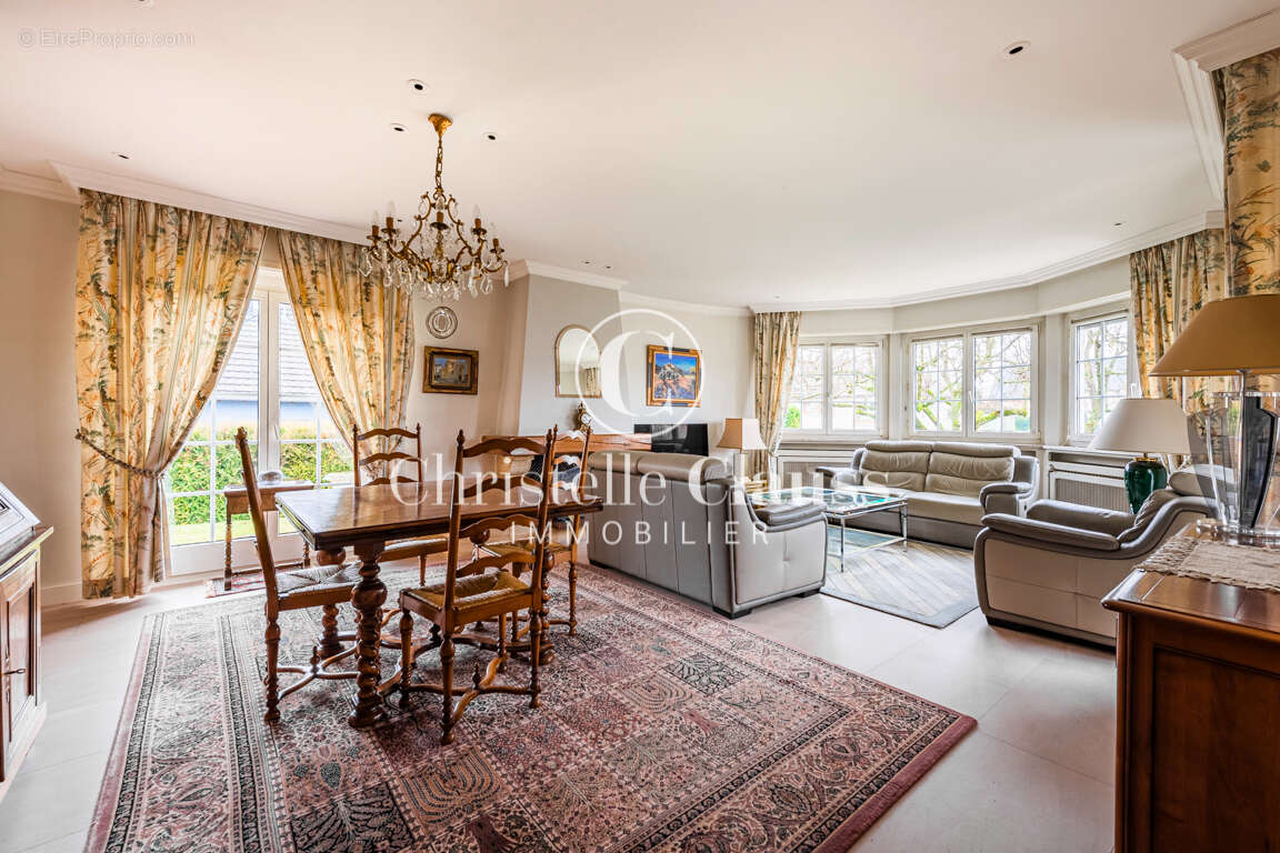 Maison 6 pièce(s) 149 m2 avec piscine - photo 2