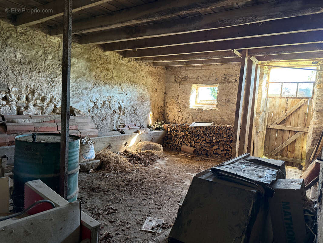 Maison à ARS-LES-FAVETS