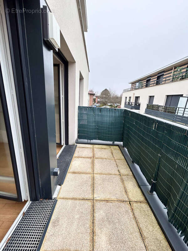 Photo 2 - Appartement à VOISINS-LE-BRETONNEUX