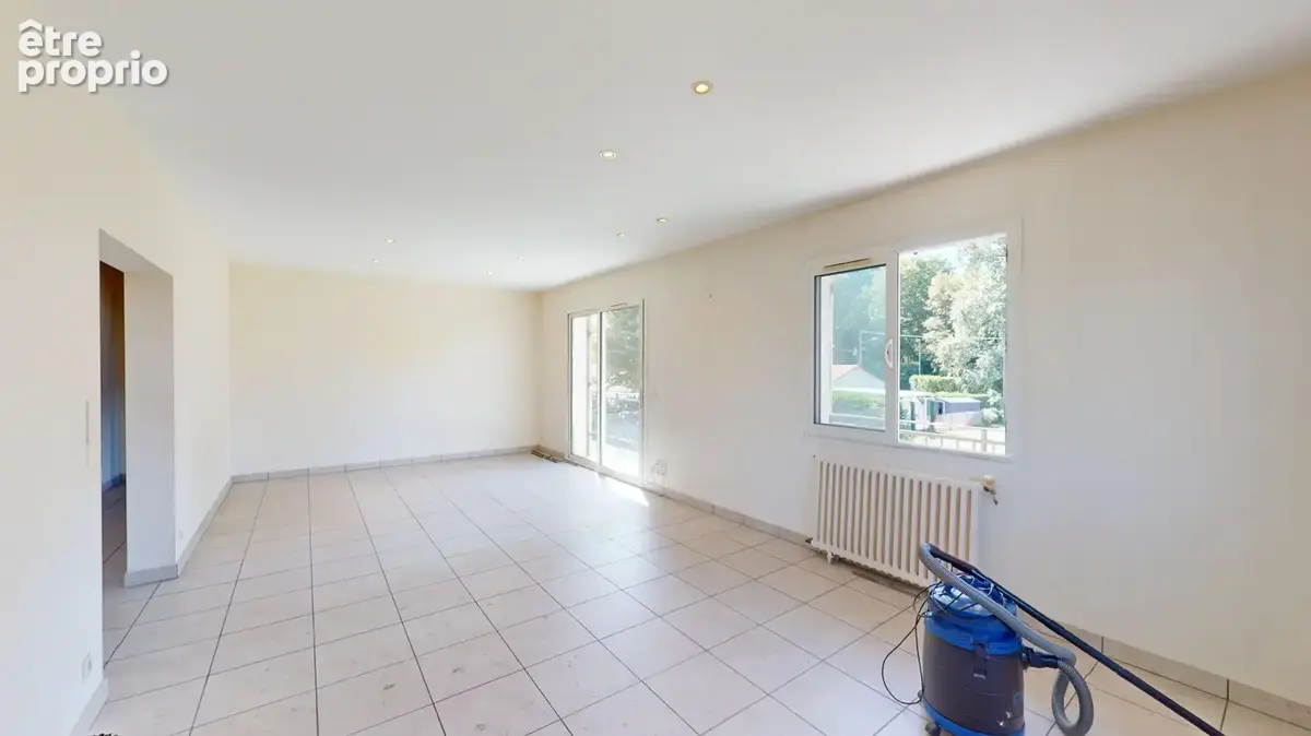 Maison à rénover au centre - FRIGÈRES - photo 4