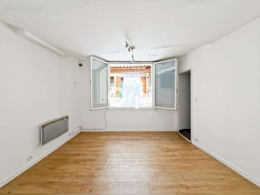 Appartement à CUGES-LES-PINS