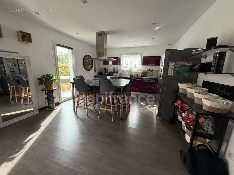 Maison à POUEYFERRE