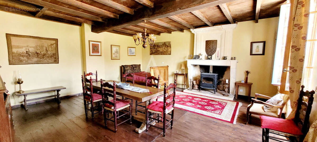 Maison à BURIE