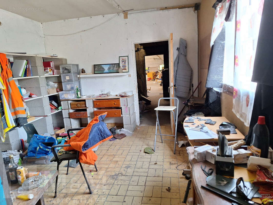 Commerce à CAMPAGNE-SUR-AUDE