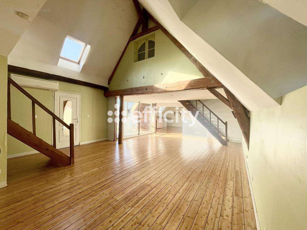 Appartement à ARTANNES-SUR-INDRE