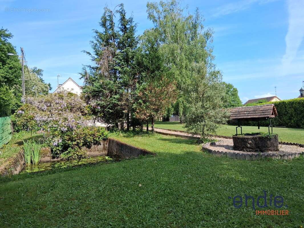 Maison à SAINT-BONNET-TRONCAIS