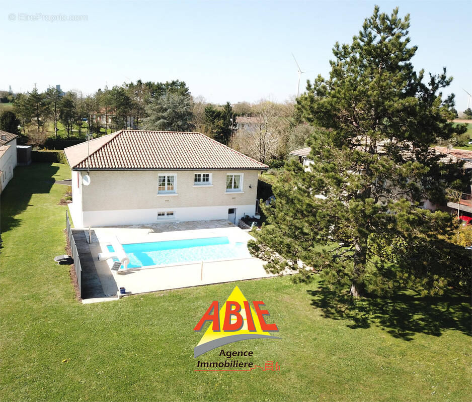 Photo 1 - Maison à BENET