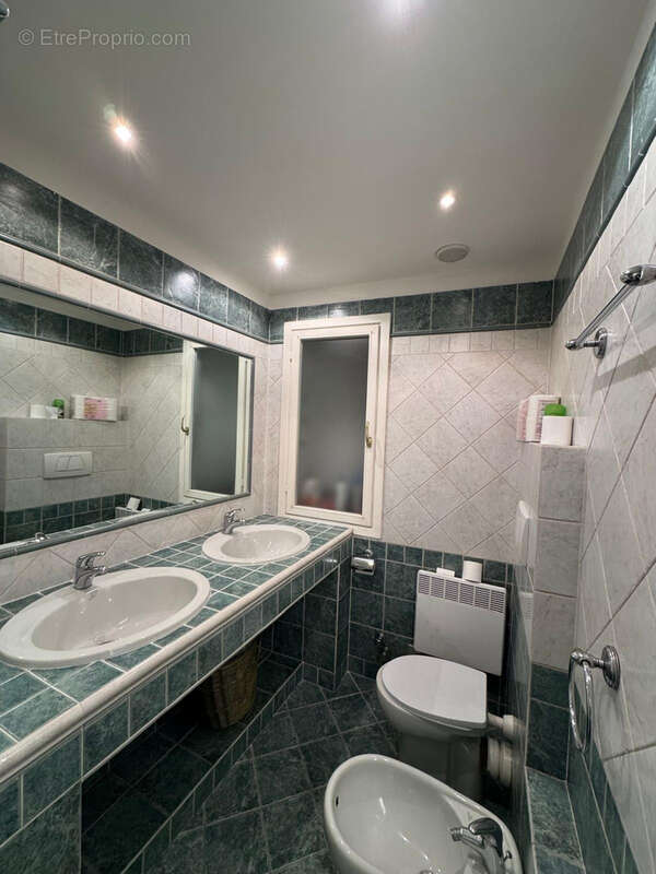 Appartement à ROQUEBRUNE-CAP-MARTIN