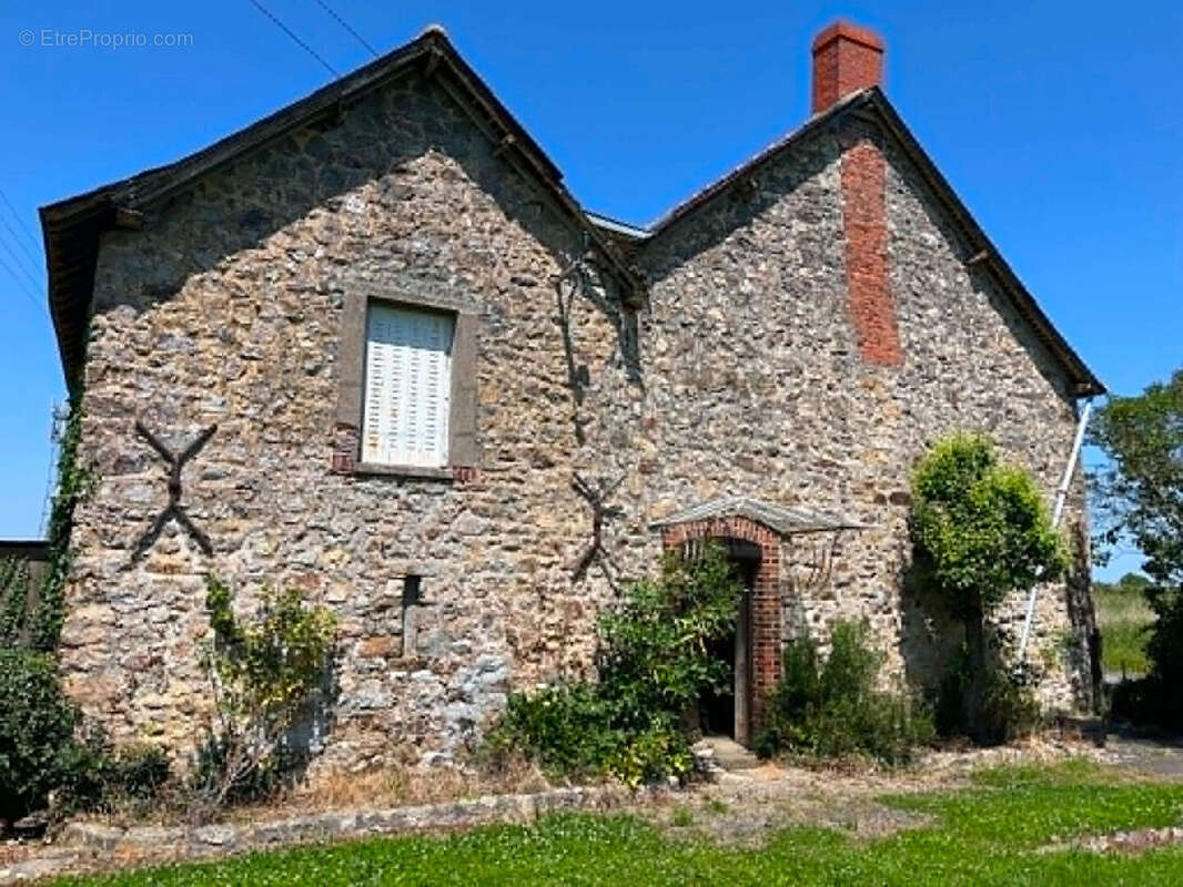 Maison à CHAILLAND