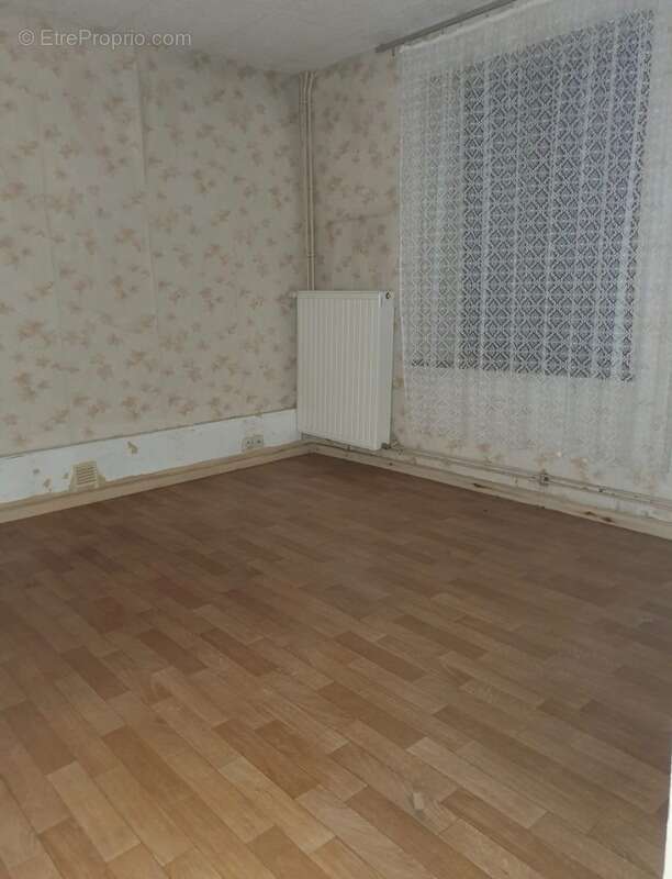 Maison T5 à vendre VITTEL (88) avec petit garage, cave et terrain - photo 7
