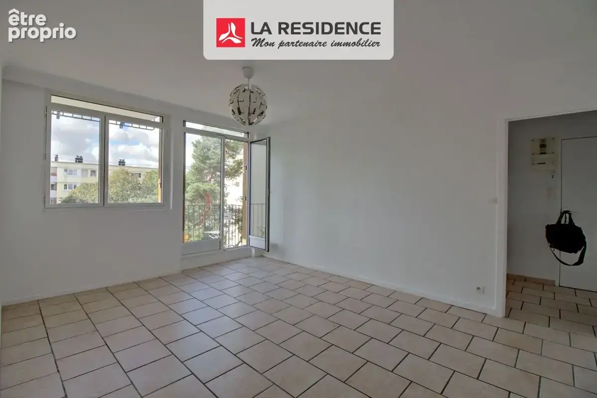 Appartement 3 pièces 59 m² à vendre à Poissy (78300) - photo 2