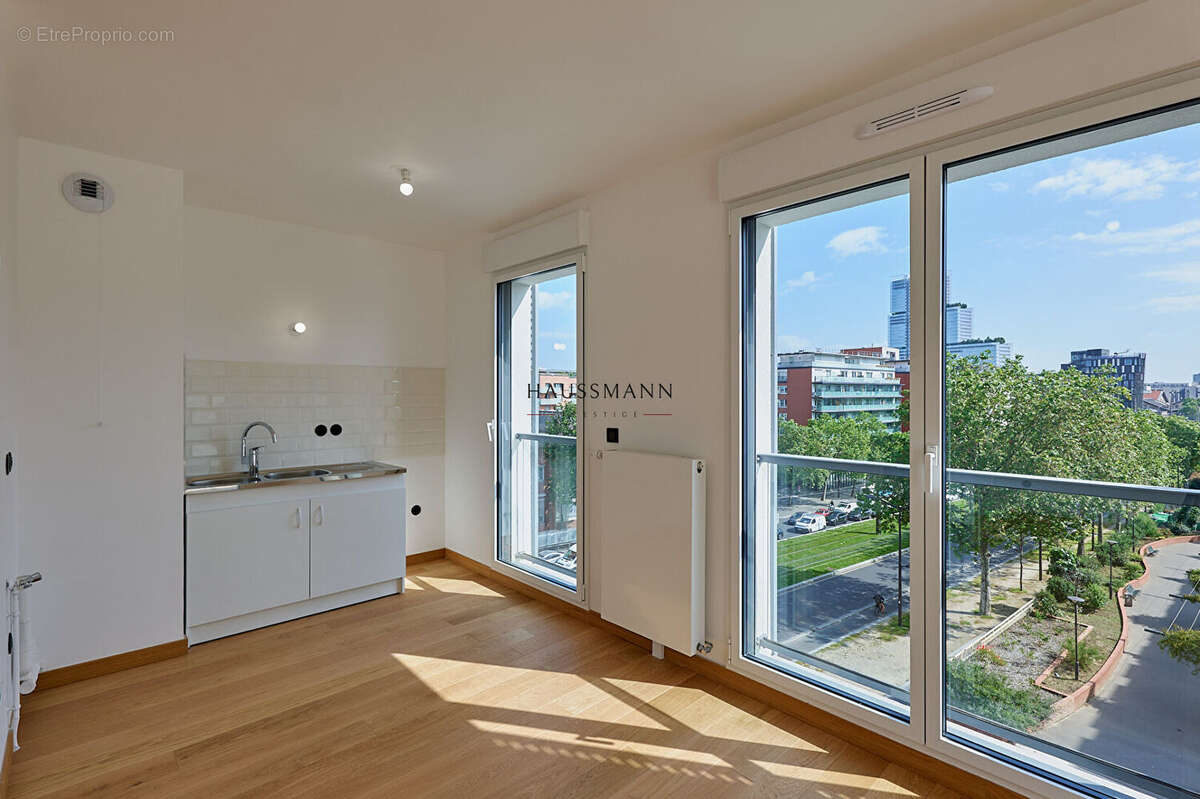 Appartement à PARIS-17E