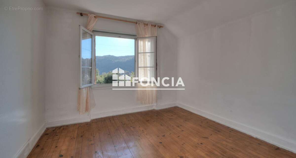 Maison à BELLEGARDE-SUR-VALSERINE