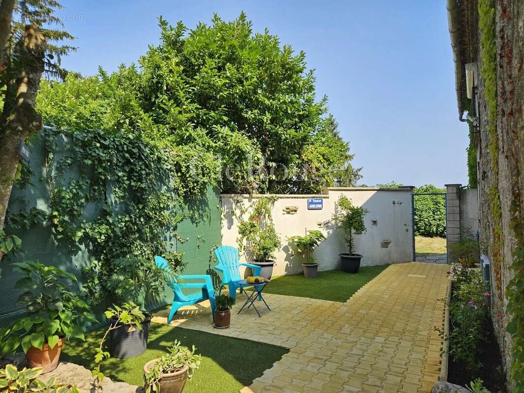 Vivre et entreprendre dans le Sud-Ouest de la France – Propriété de caractère avec gîte, appartement indépendant et piscine - photo 21