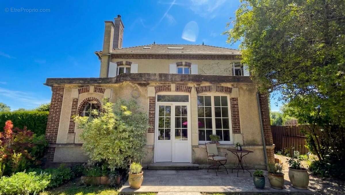 Maison de 8 pièces de 215 m² à Aix-Villemaur-Pâlis - photo 3