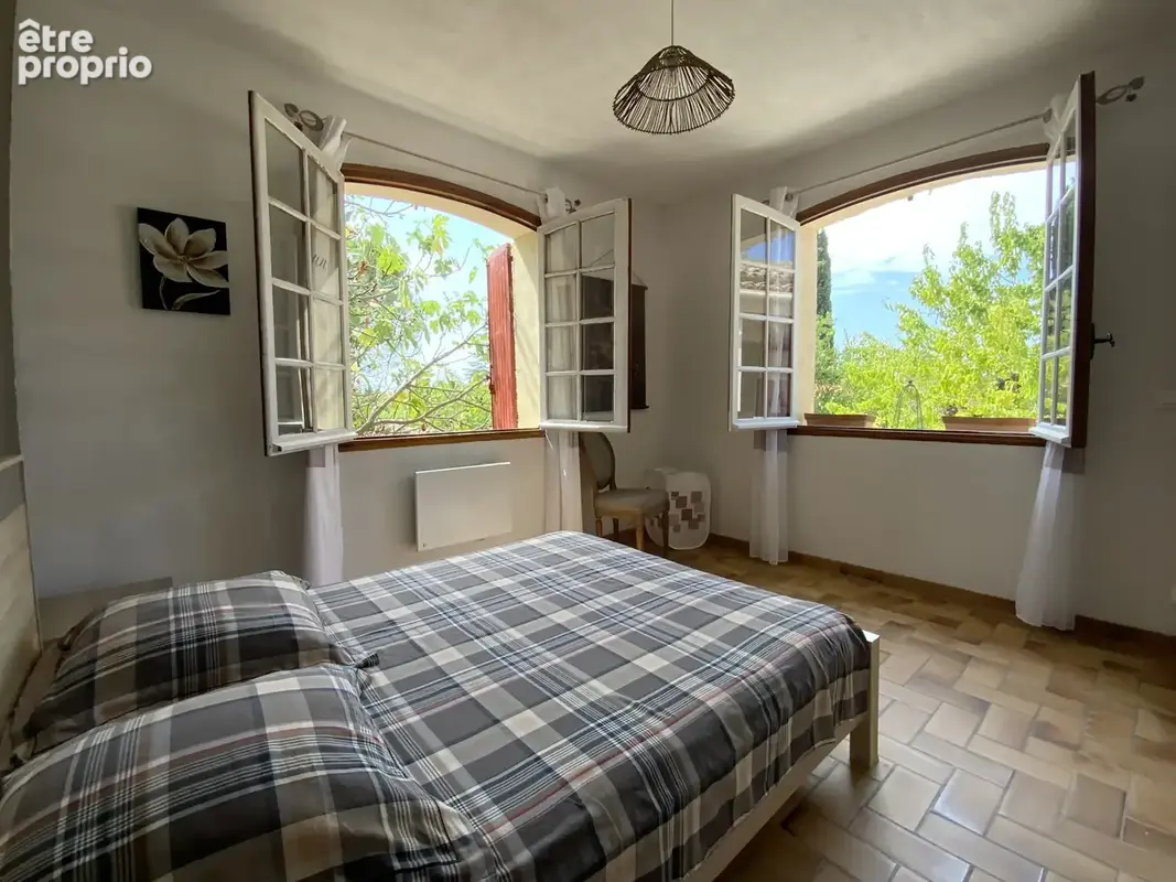 Maison en pierre avec piscine et son terrain 3000 m2 - photo 27