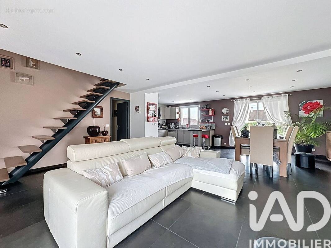 Photo 1 - Maison à MORAINVILLIERS