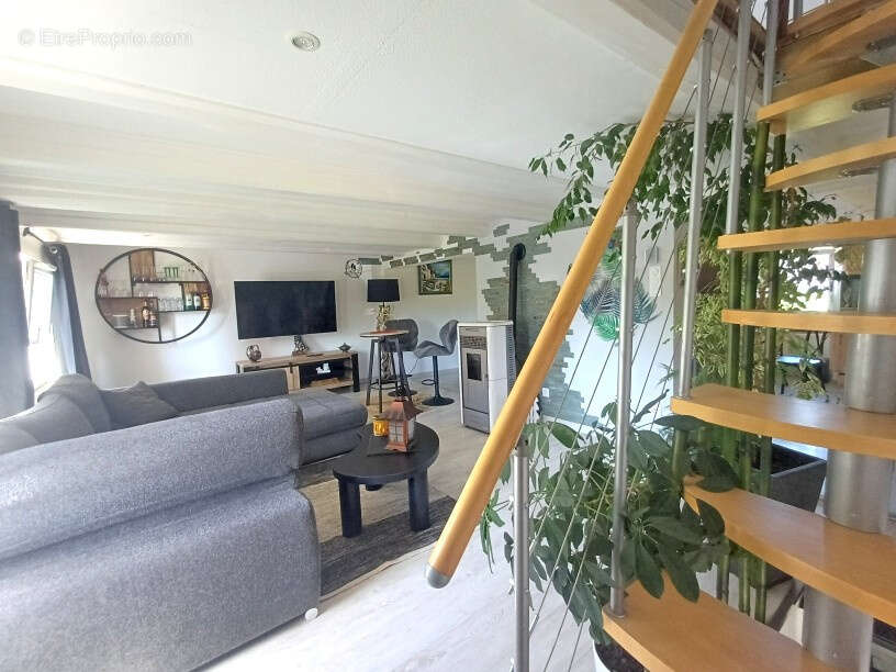 COUP DE CŒUR — Charmant duplex de 93 m2 avec jardin — Montreux-Vieux centre - photo 2