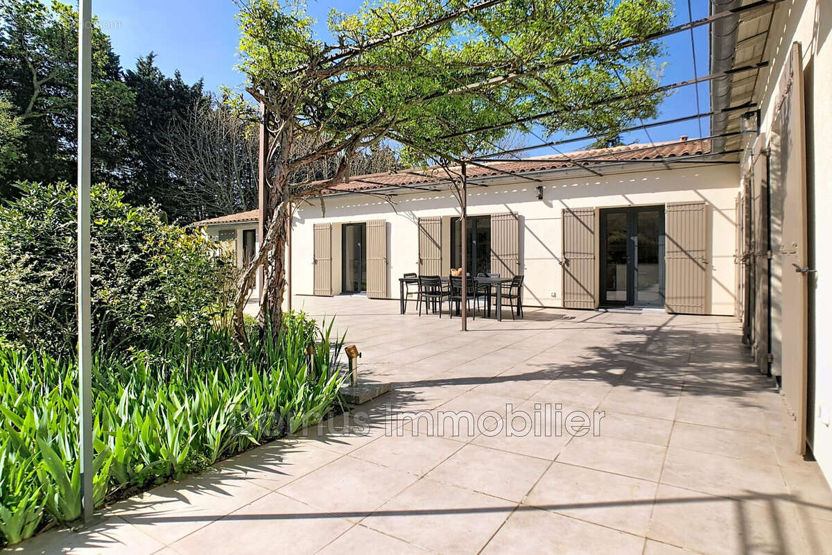 Maison à MORIERES-LES-AVIGNON