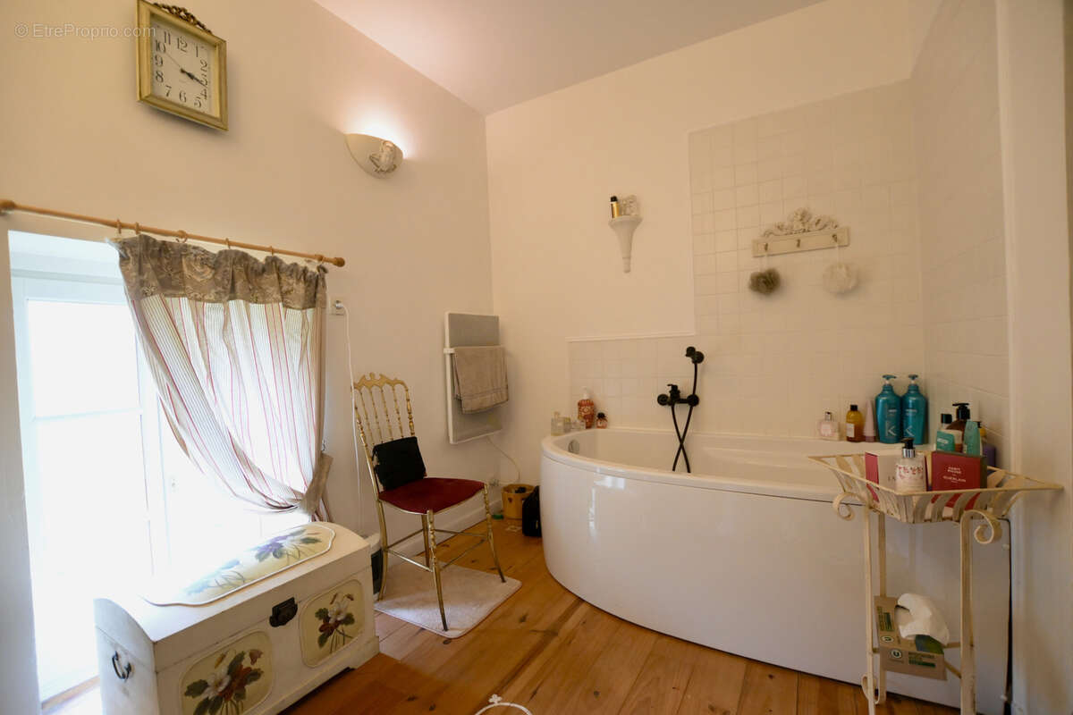 Maison à NEUFFONTAINES