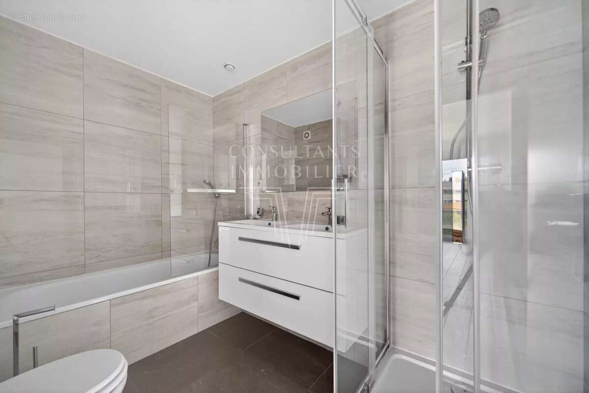 Appartement à PARIS-8E