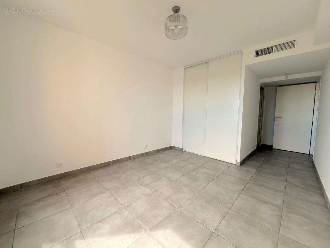 Appartement à VILLENEUVE-LOUBET