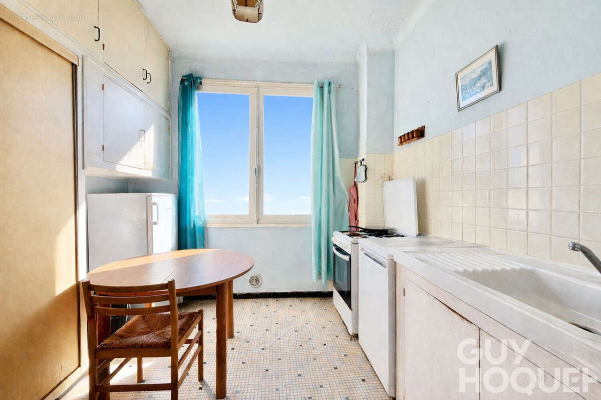 Spacieuse maison familiale de 160m²  proche commerces à Gujan-Mestras - photo 4