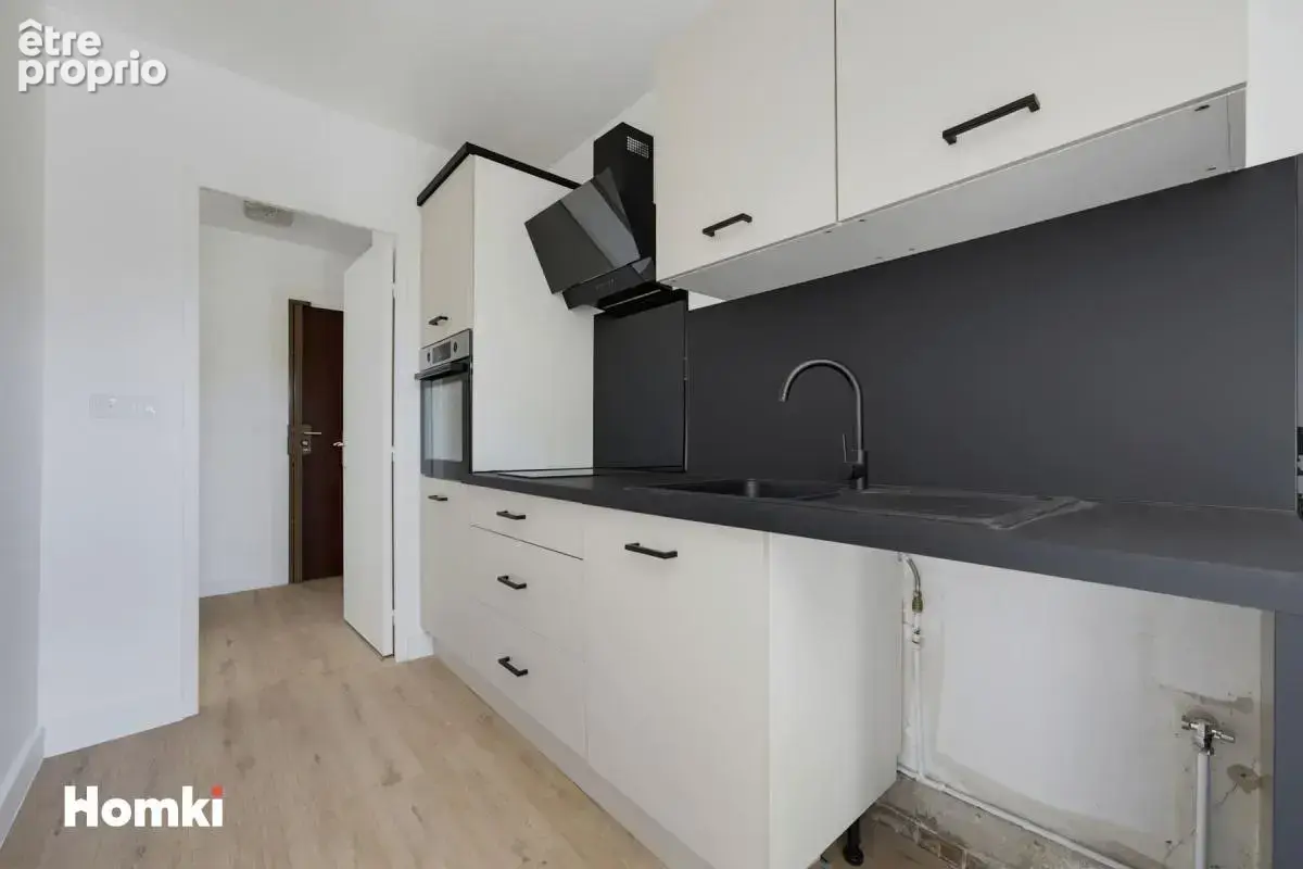 T3 rénové de 67 m² - photo 5