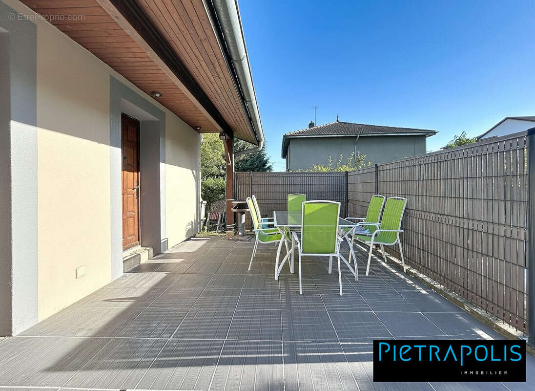 Maison 160 m² à Meyzieu  - photo 4