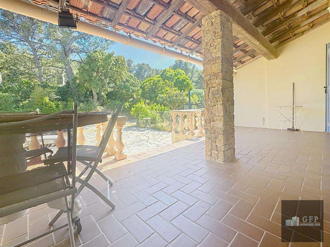 Maison à CARQUEIRANNE