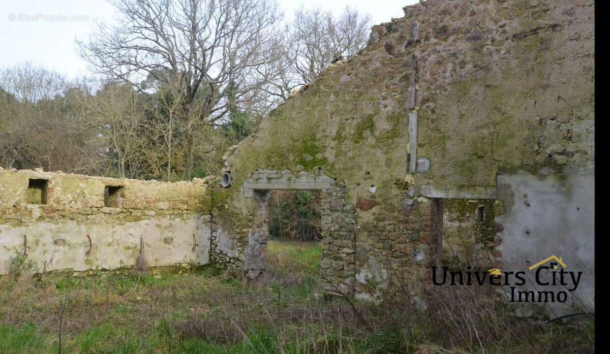 Maison à AIGREFEUILLE-SUR-MAINE