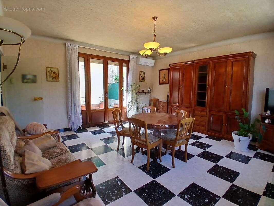 Béziers Champs de Mars – Maison de ville 125 m² avec patio, terrasse et grand garage - photo 5