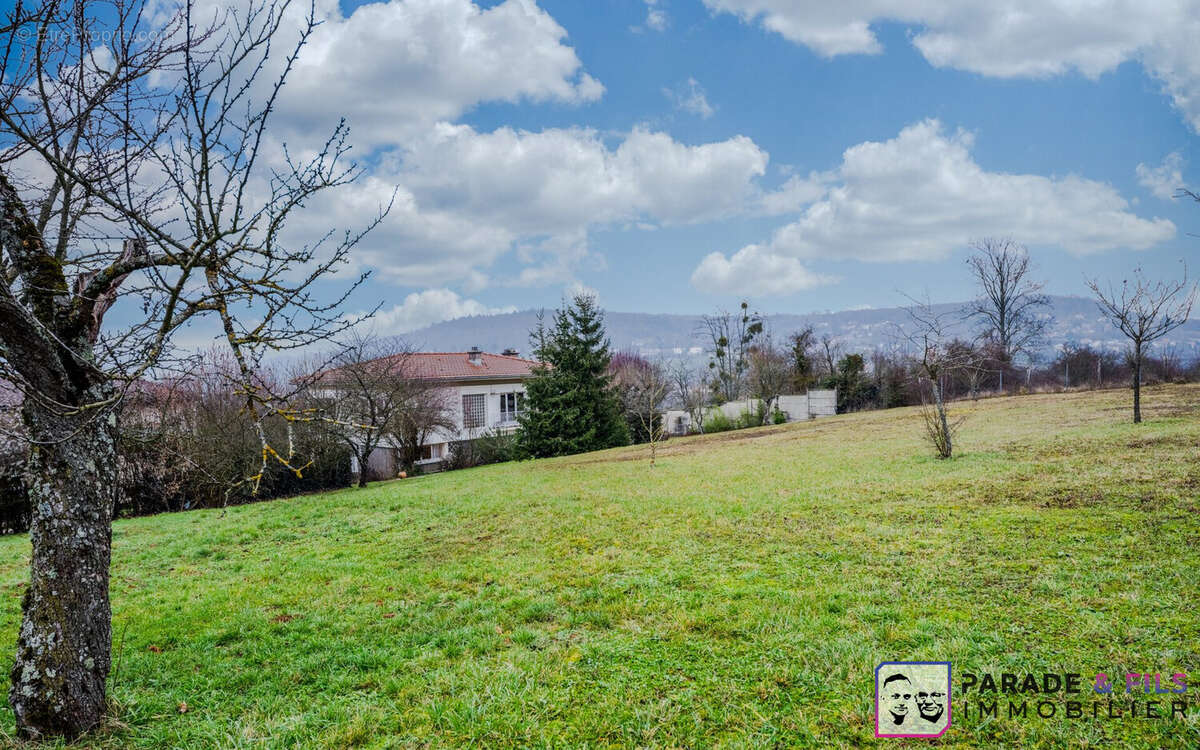 Maison à LAY-SAINT-CHRISTOPHE