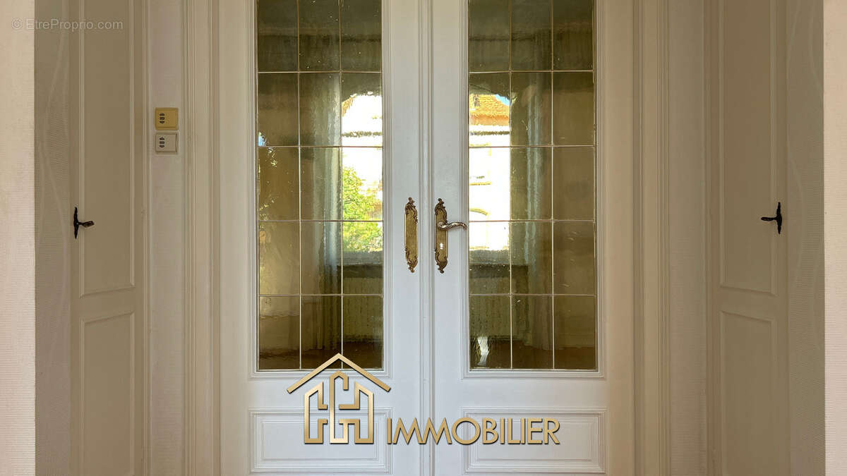Propriété de caractère avec son jardin arboré - photo 3
