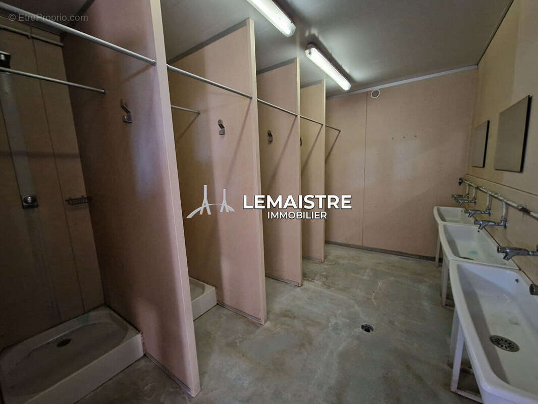 Commerce à NOTRE-DAME-DE-GRAVENCHON