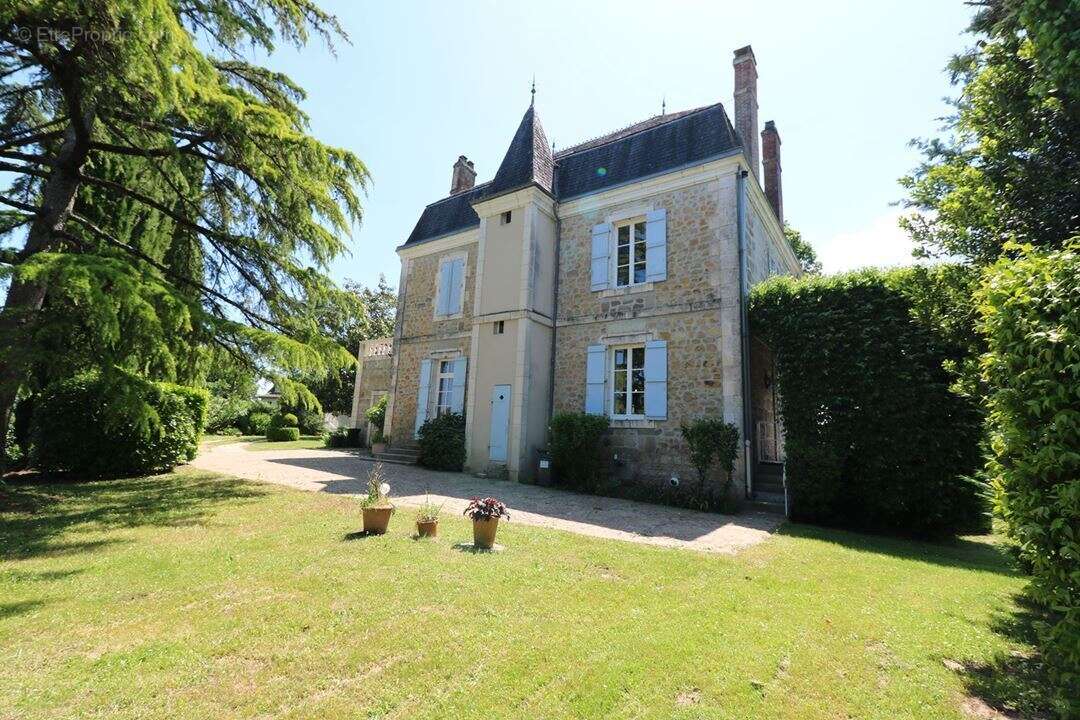 Maison à BRIGNAC-LA-PLAINE
