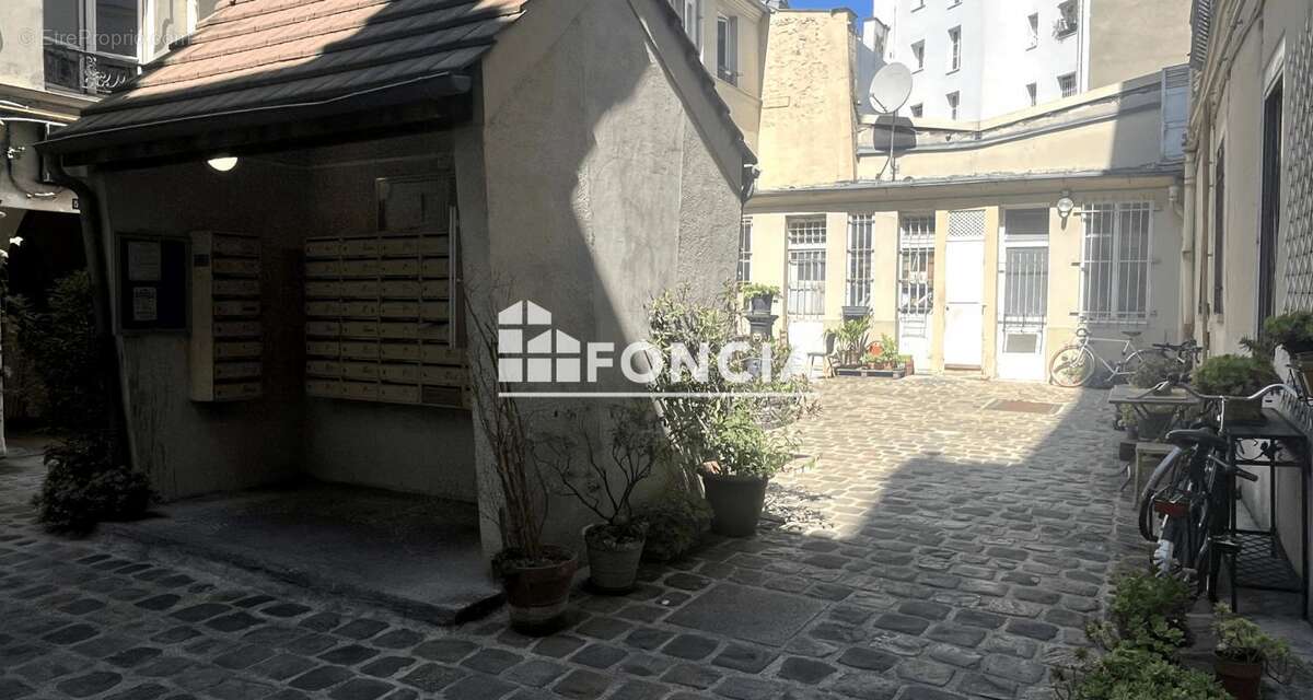 Appartement à PARIS-10E