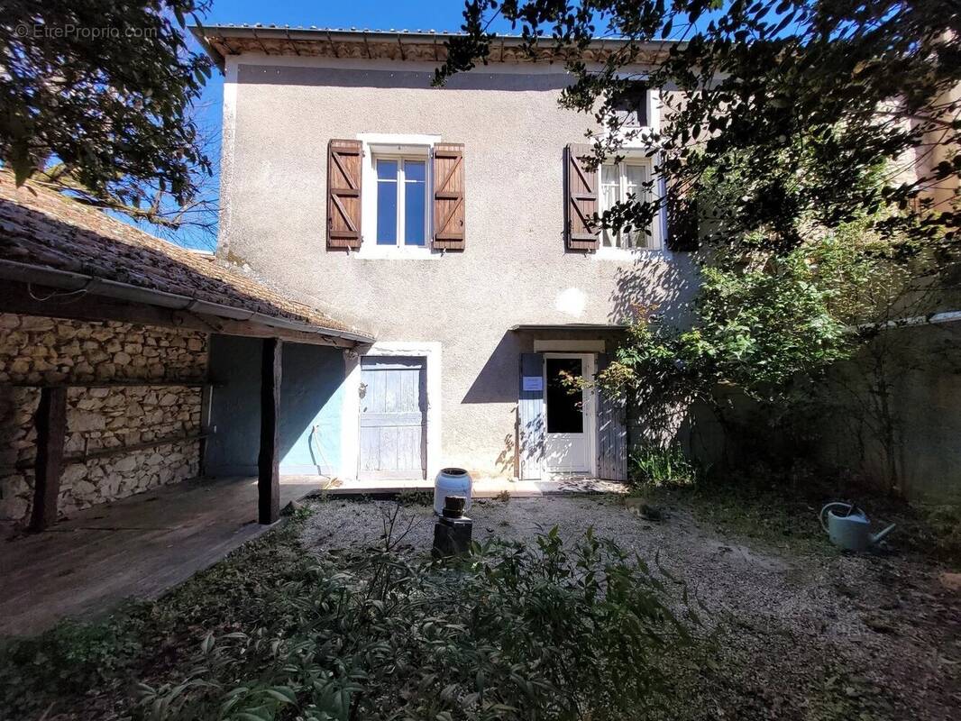 Maison à CASTELFRANC