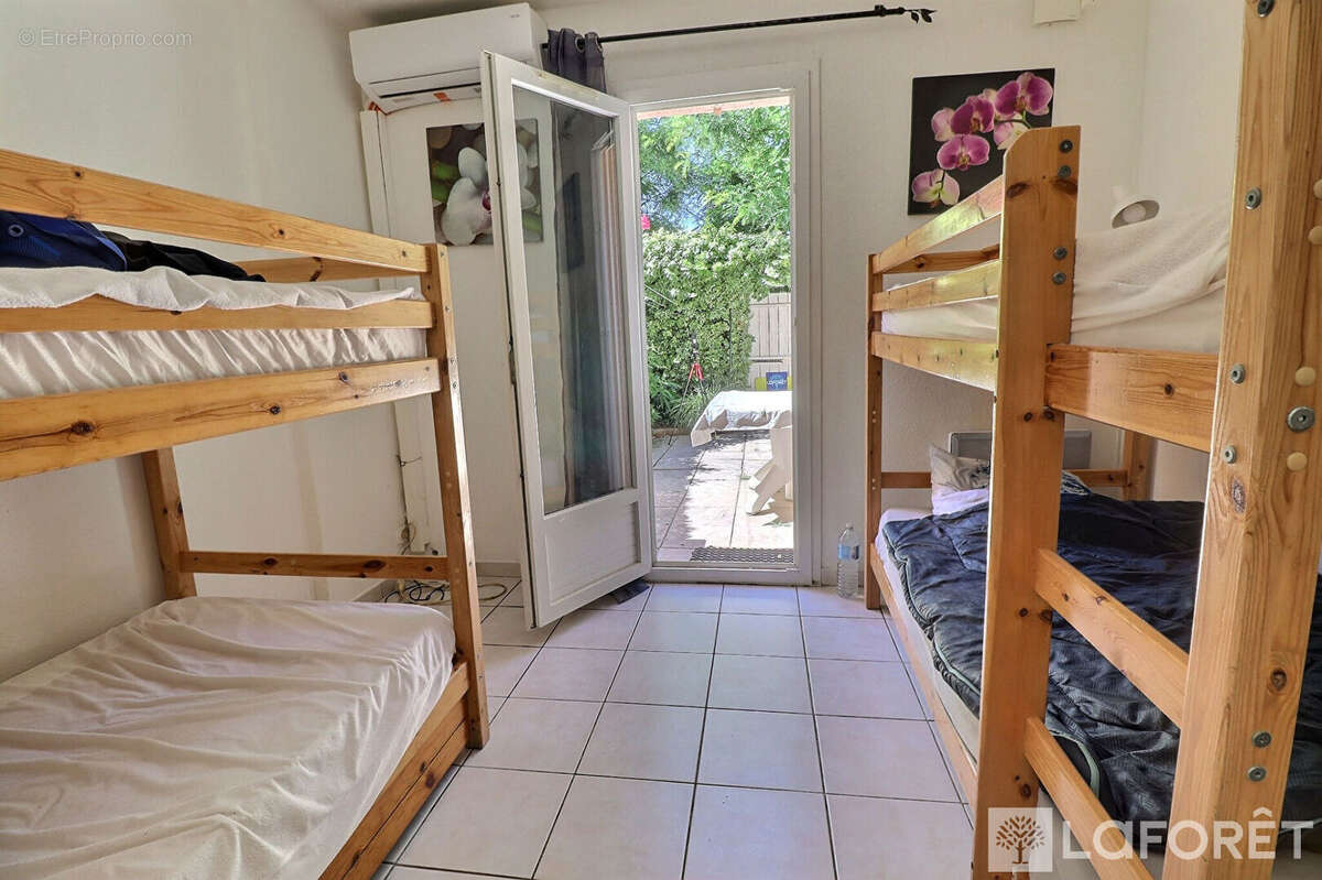La Londe Les Maures / Miramar, 4 pièces, deux terrasses avec stationnement. - photo 4