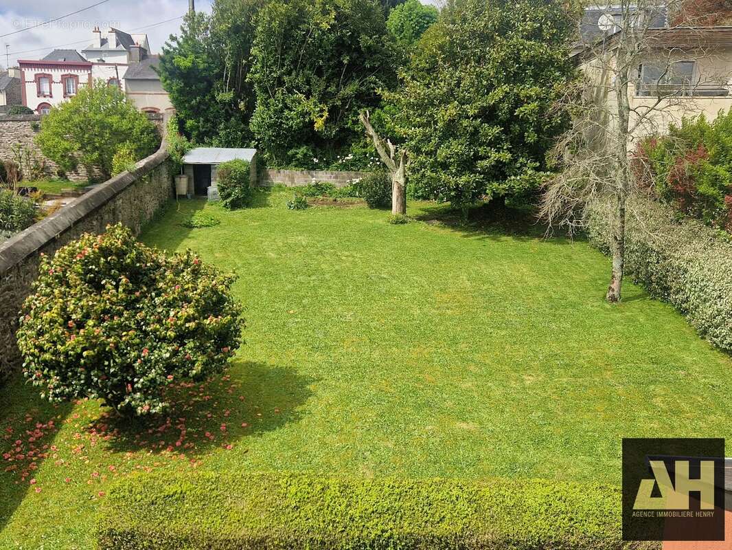 Maison à LE RELECQ-KERHUON
