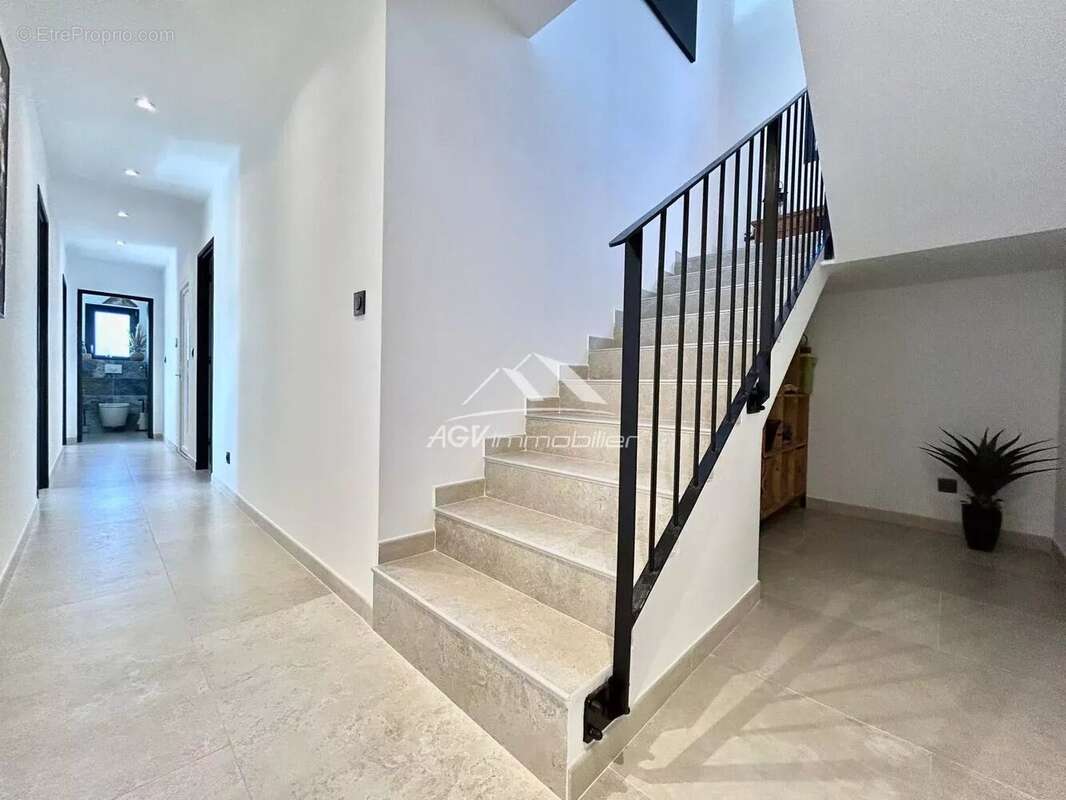 Maison à SAINT-JEAN-DU-PIN